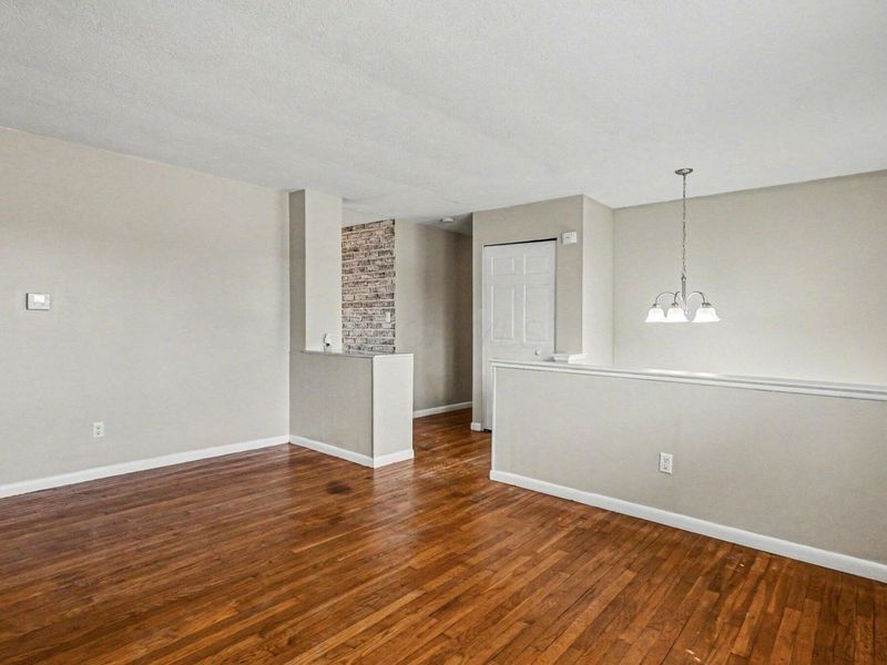 858 Higbee Drive S, Columbus, OH 43207 Photo 3