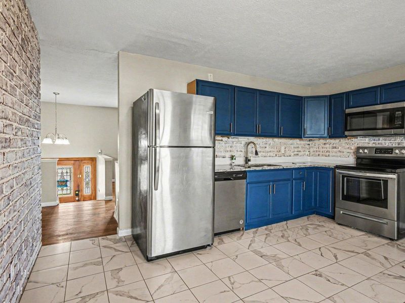 858 Higbee Drive S, Columbus, OH 43207 Photo 4