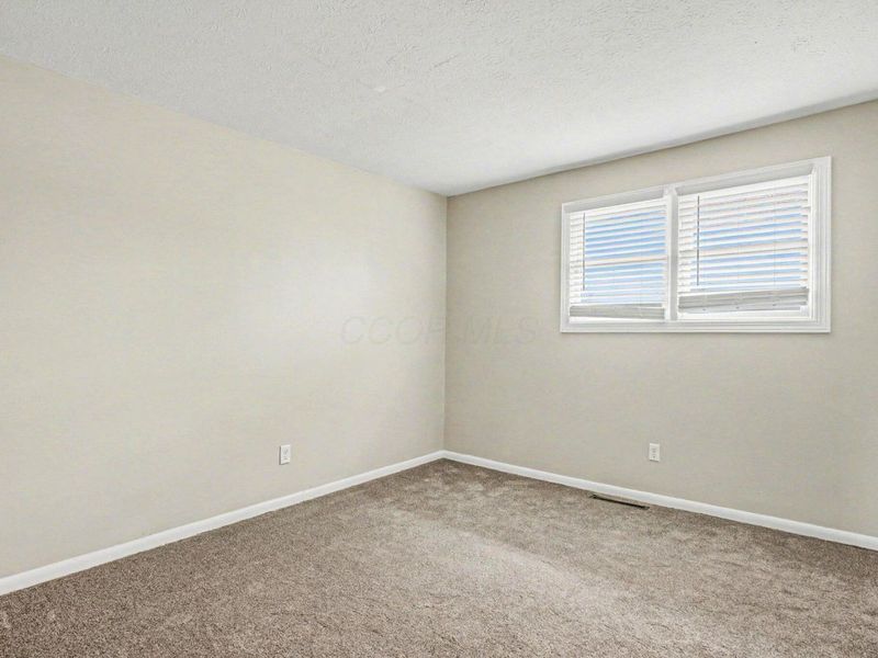 858 Higbee Drive S, Columbus, OH 43207 Photo 8