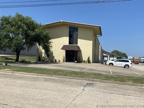 6943 E 12th Street, Tulsa, OK 74112