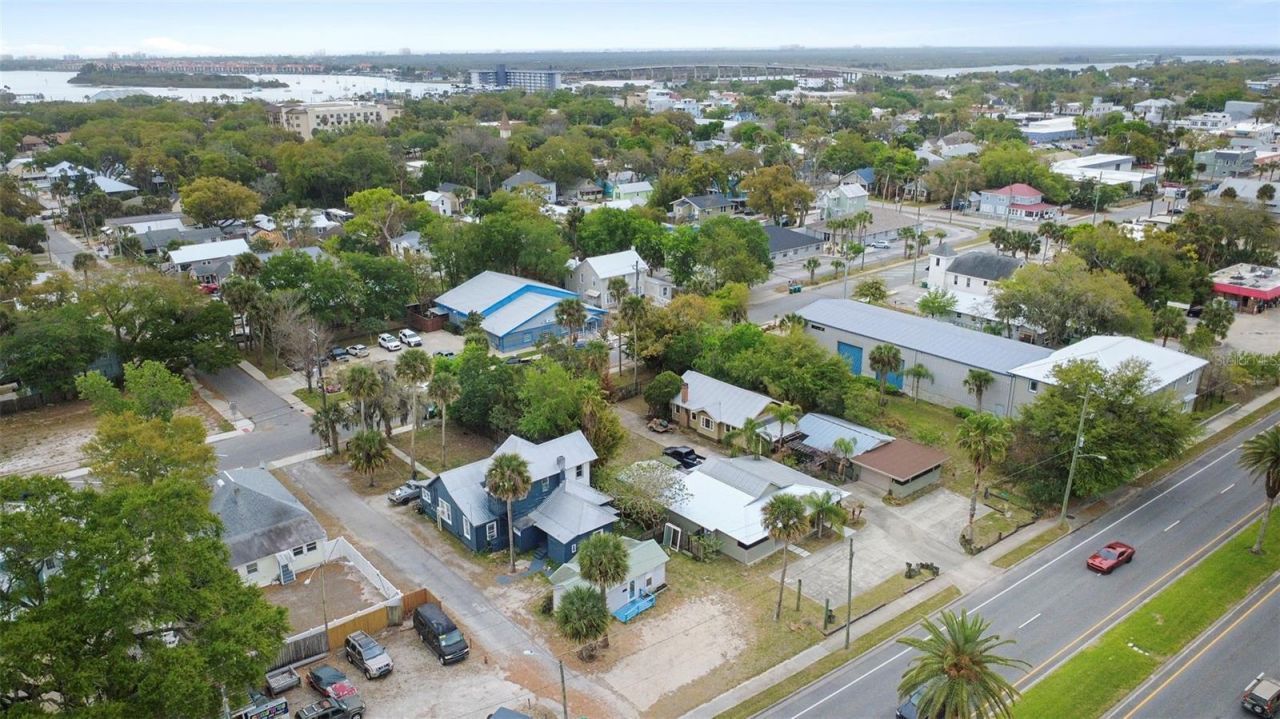 324 N Orange Street , New Smyrna Beach, FL 32168 Photo