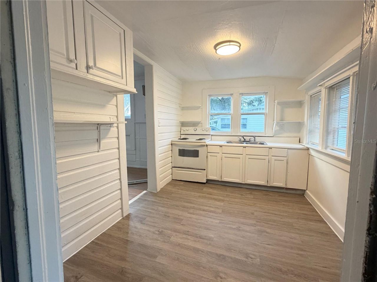 324 N Orange Street, New Smyrna Beach, FL 32168 Photo