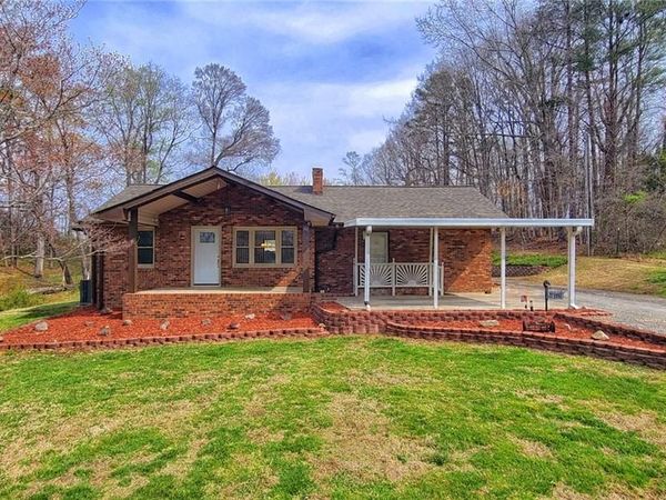 4515 Rocklane Drive, Walkertown, NC 27051