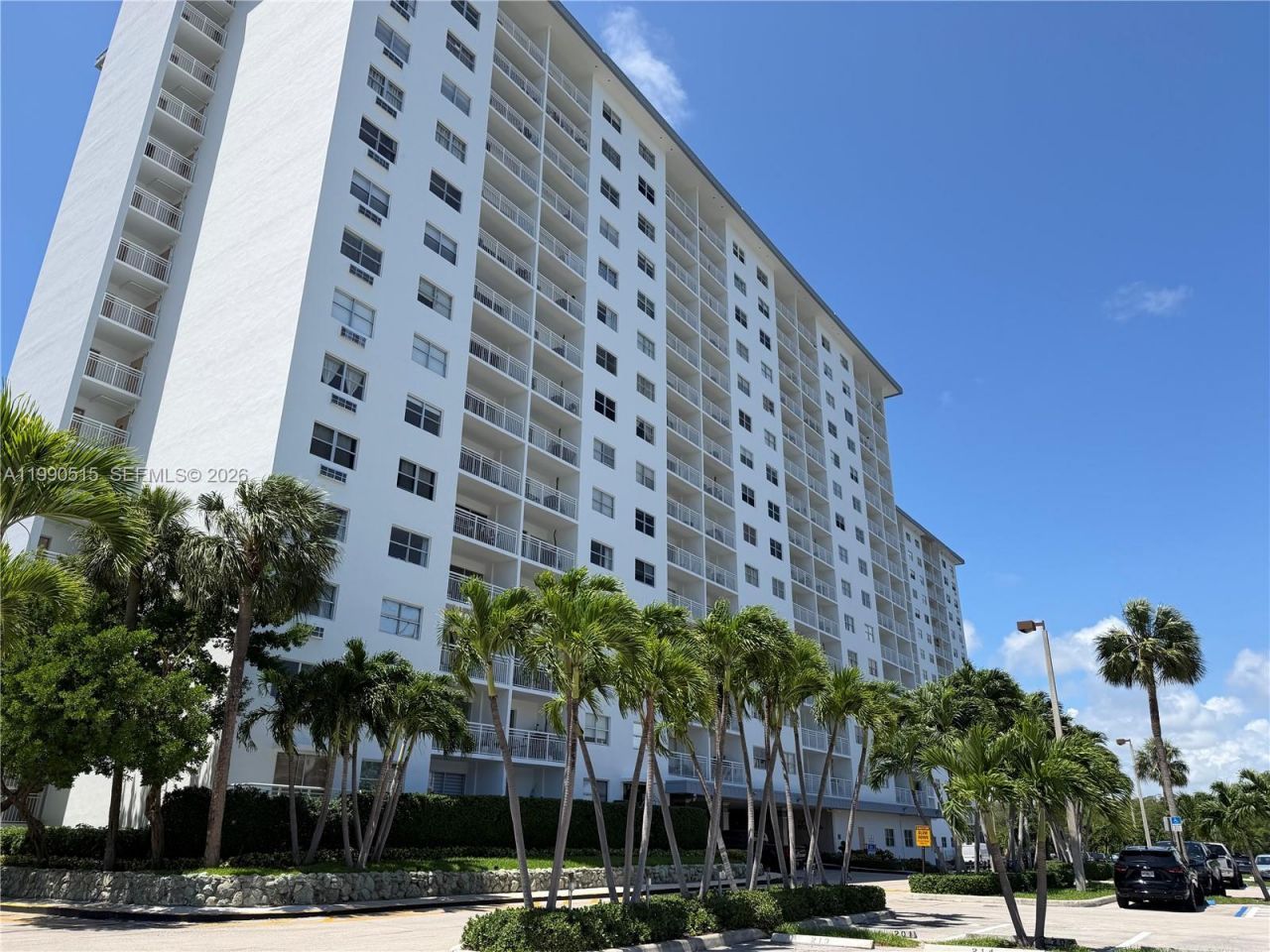400 Kings Point Dr, Unit 604, Sunny Isles Beach, FL 33160 Photo