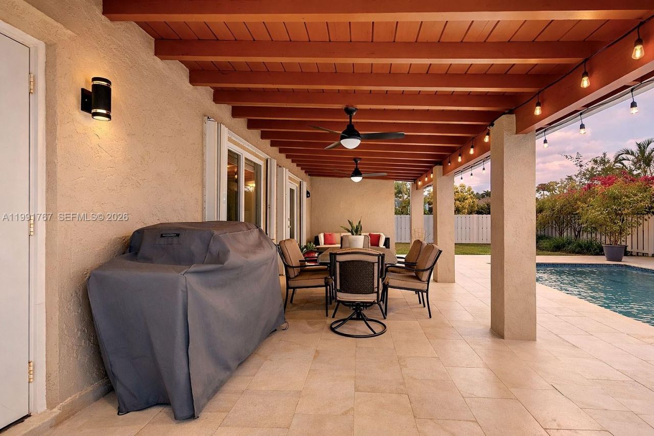 15382 SW 153rd St , Miami, FL 33187 Photo