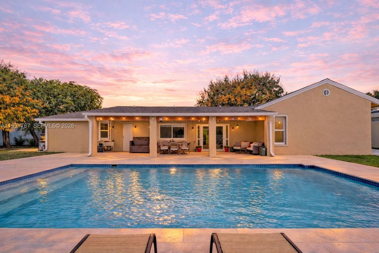 15382 SW 153rd St , Miami, FL 33187 Photo