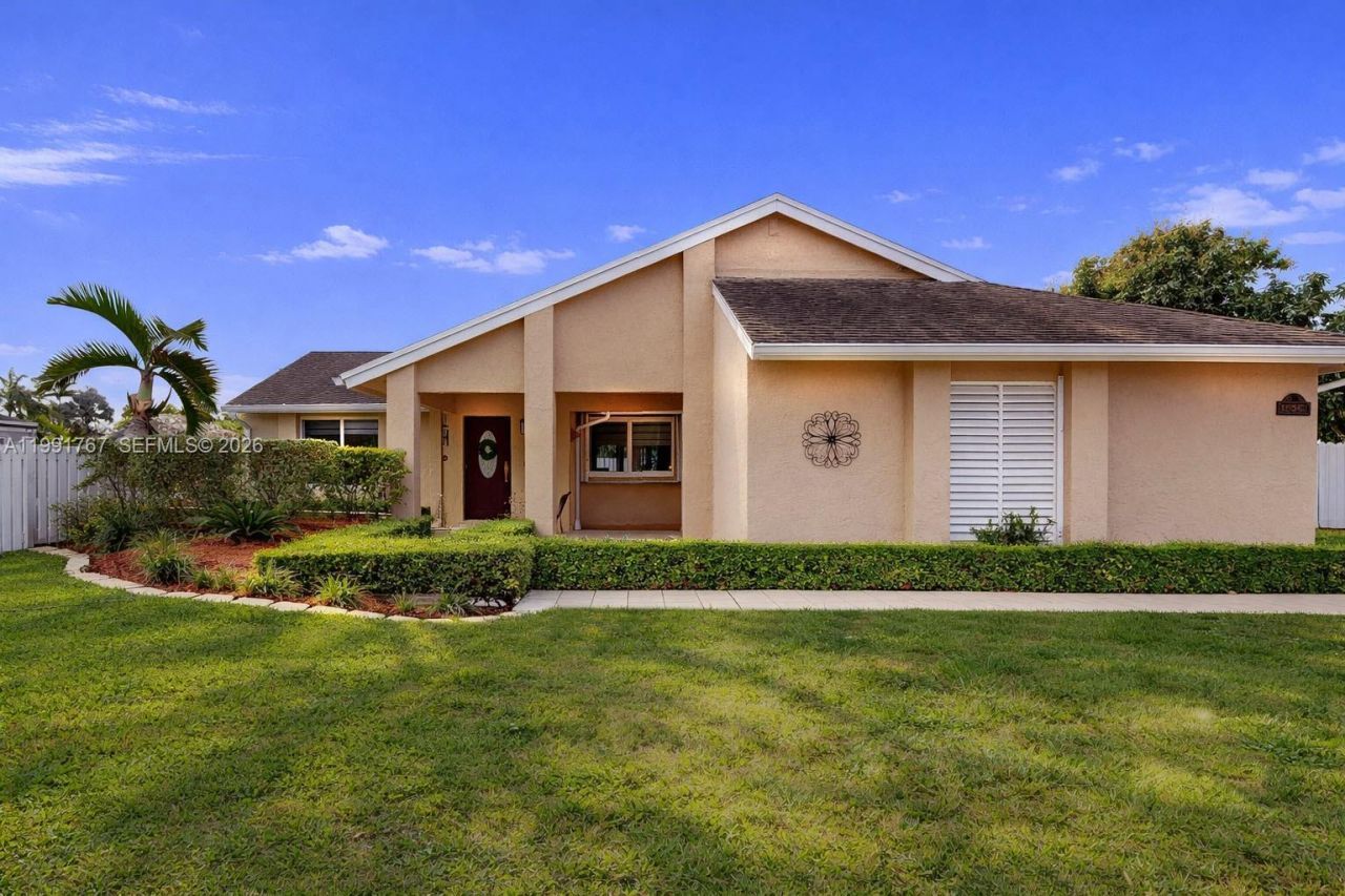 15382 SW 153rd St , Miami, FL 33187 Photo