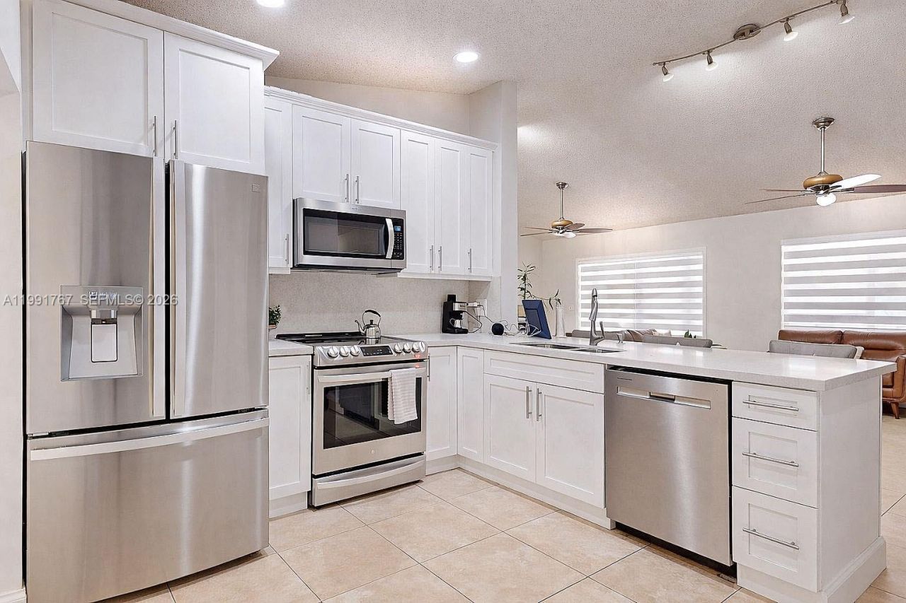 15382 SW 153rd St , Miami, FL 33187 Photo