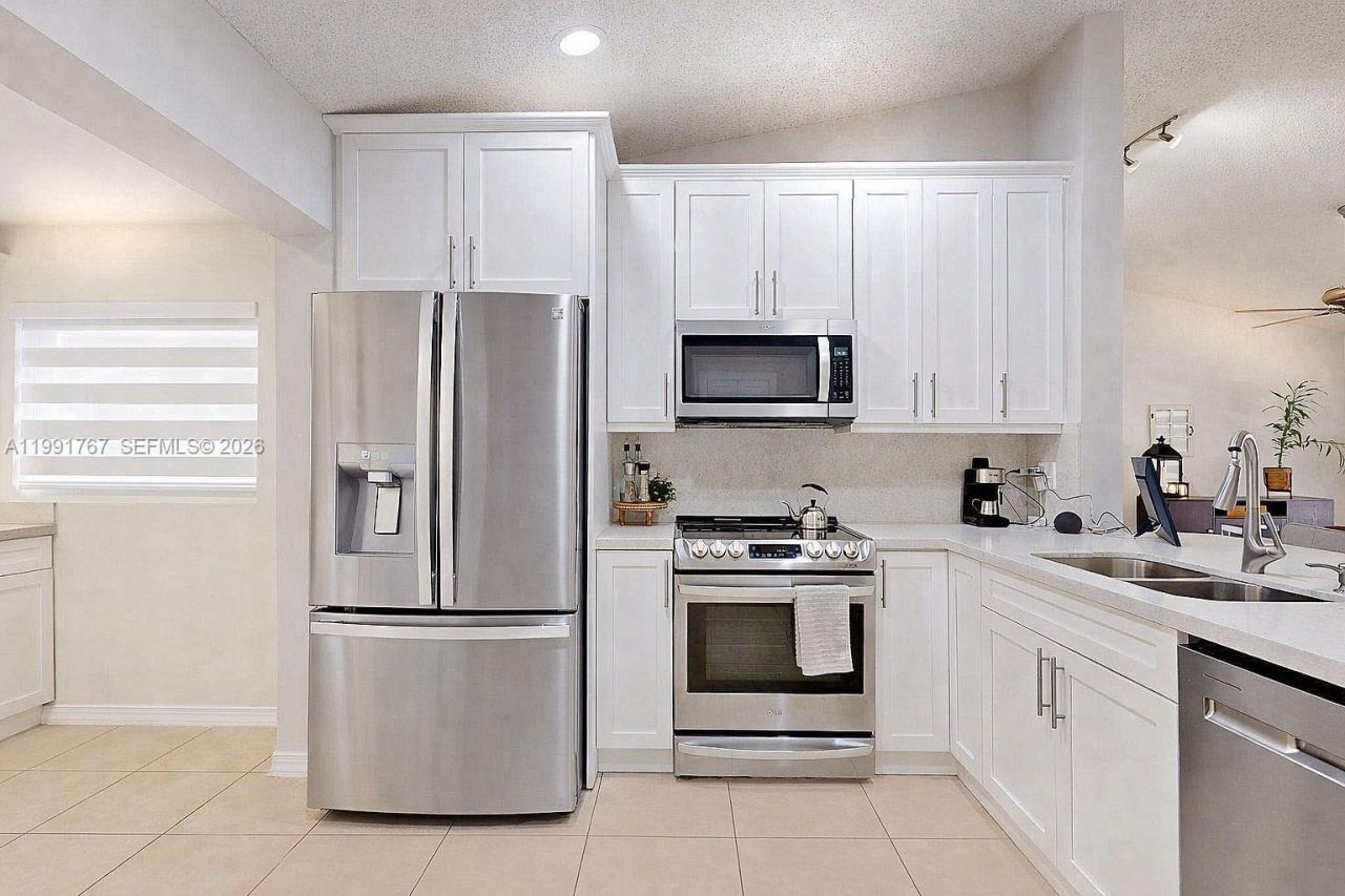 15382 SW 153rd St , Miami, FL 33187 Photo