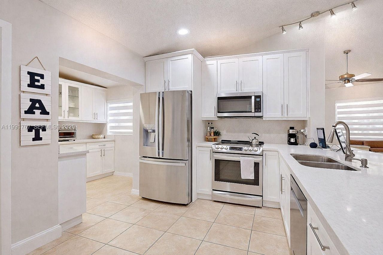 15382 SW 153rd St , Miami, FL 33187 Photo