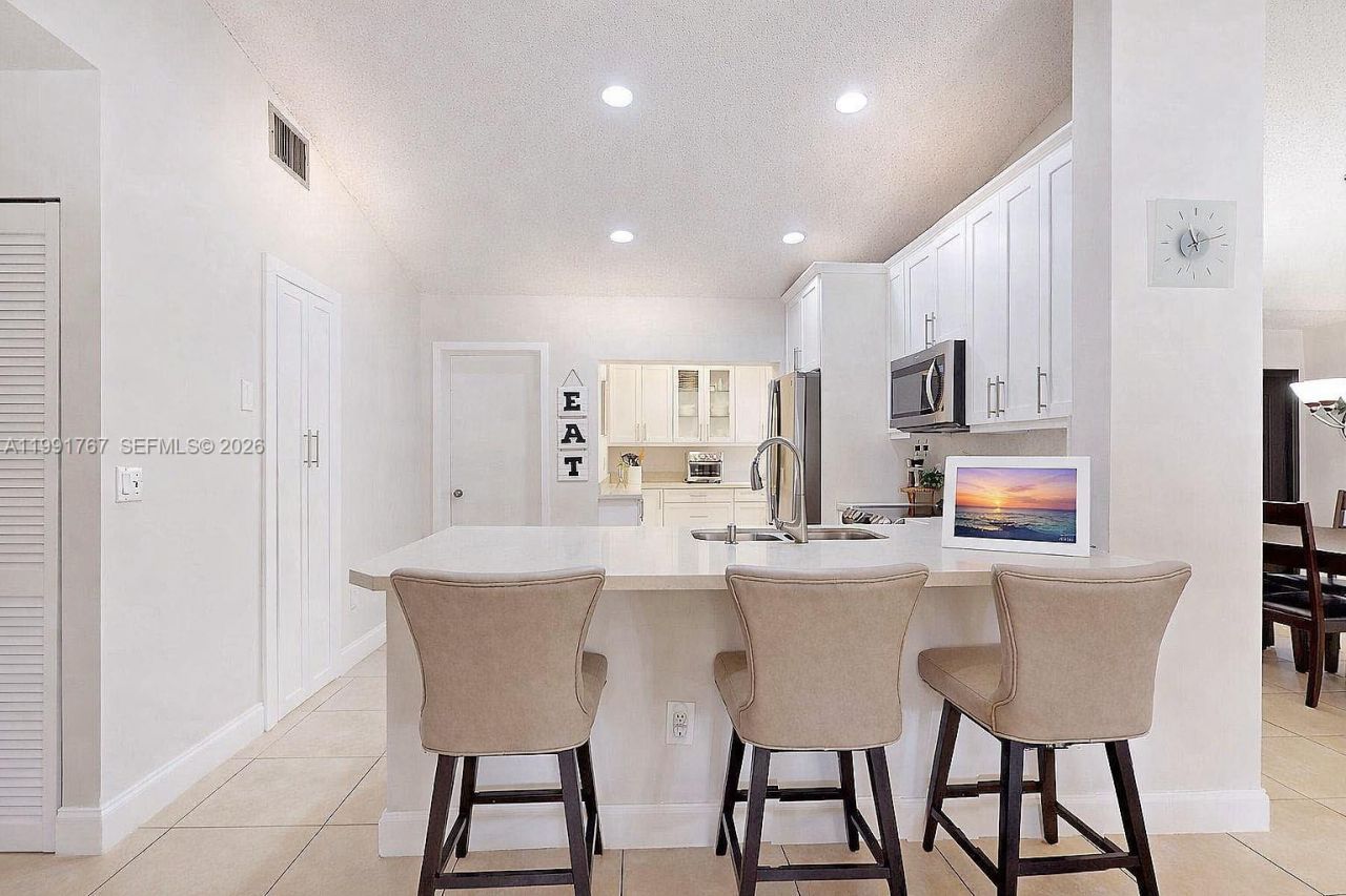 15382 SW 153rd St , Miami, FL 33187 Photo