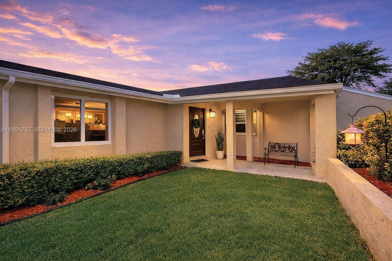 15382 SW 153rd St , Miami, FL 33187 Photo