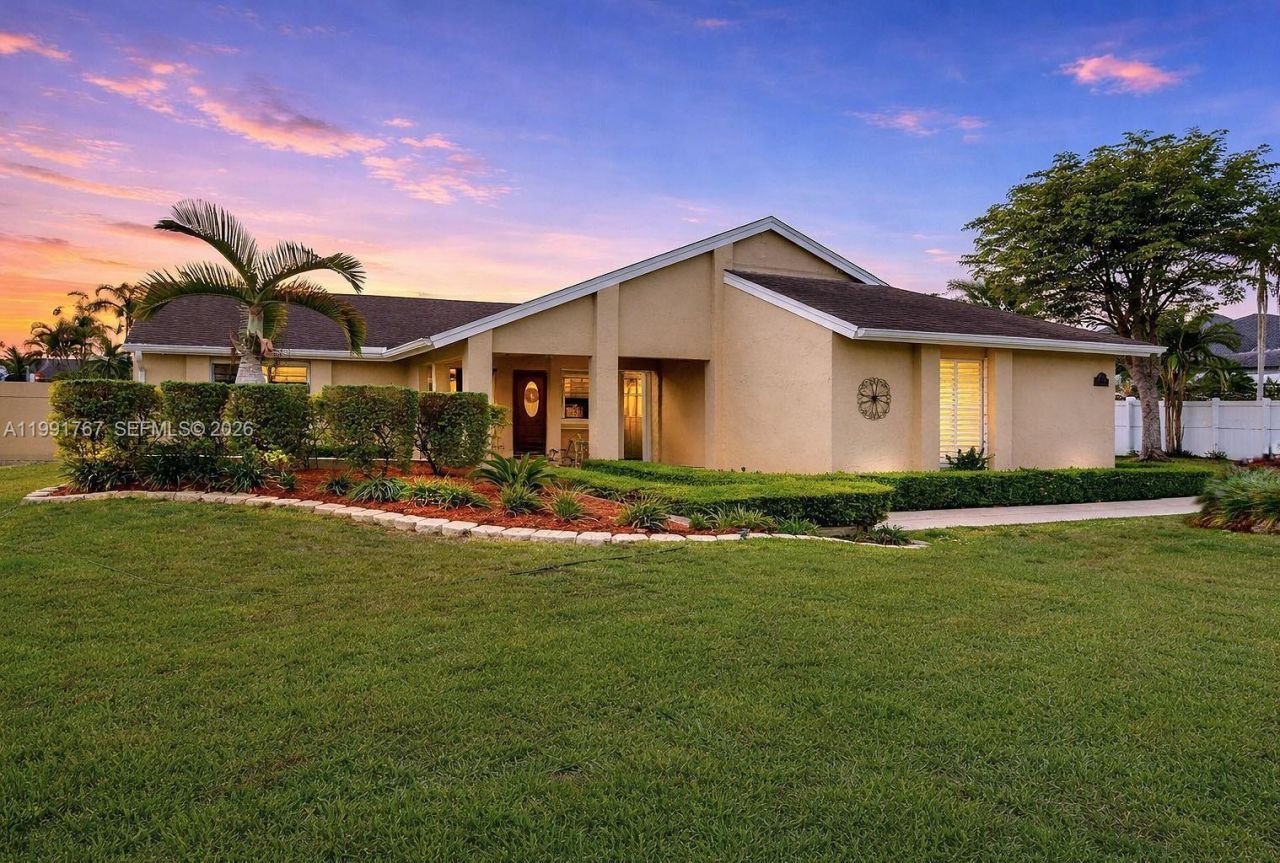 15382 SW 153rd St , Miami, FL 33187 Photo