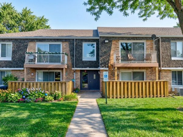 4710 Euclid Avenue , Unit 2D, Rolling Meadows, IL 60008