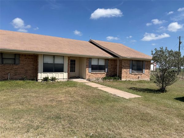 5931 Limmer LOOP , Hutto, TX 78634