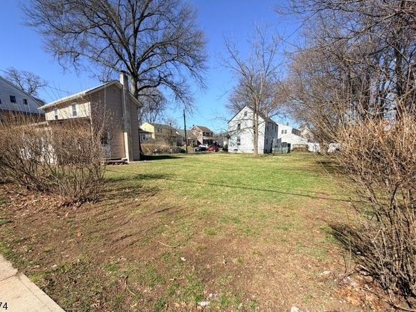 42 Mill St, Bloomfield, NJ 07003