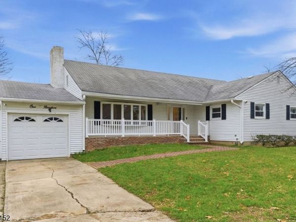 100 Carnine Ave, Ewing, NJ 08638