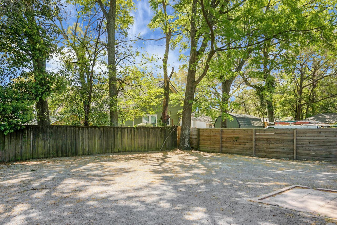 2135 Dorchester Road Photo 10