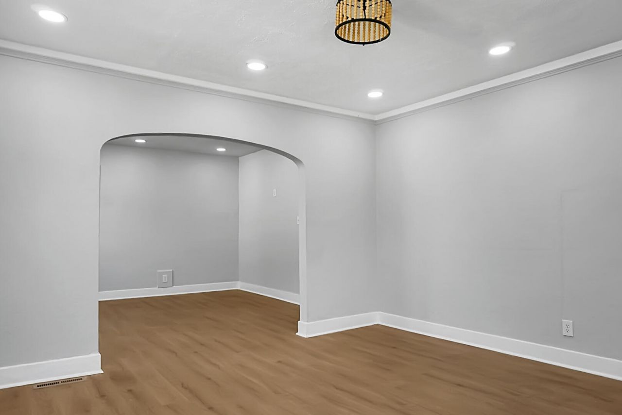 2135 Dorchester Road Photo 20