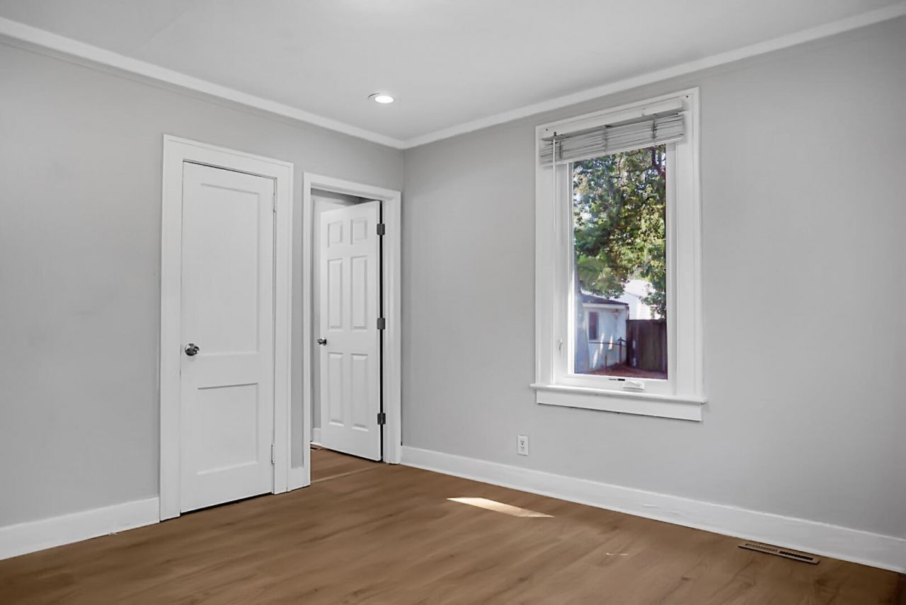 2135 Dorchester Road Photo 31