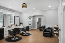 2135 Dorchester Road photo 4