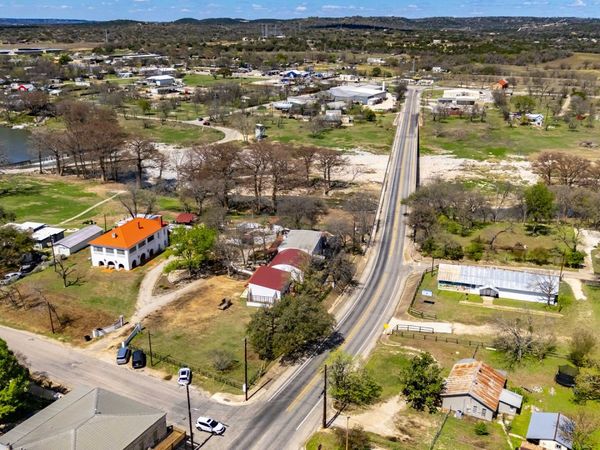 101 Skyline, Center Point, TX 78010