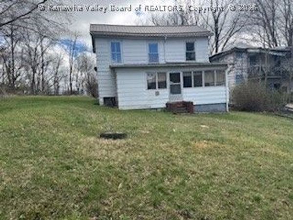 274 SOUTH Street, Union, WV 24983