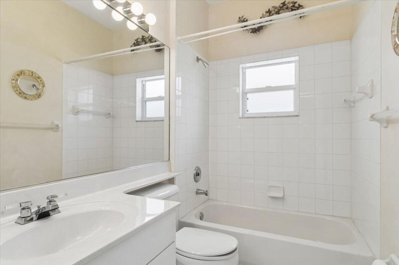 870 NW Sorrento Lane, Port Saint Lucie, FL 34986 Photo