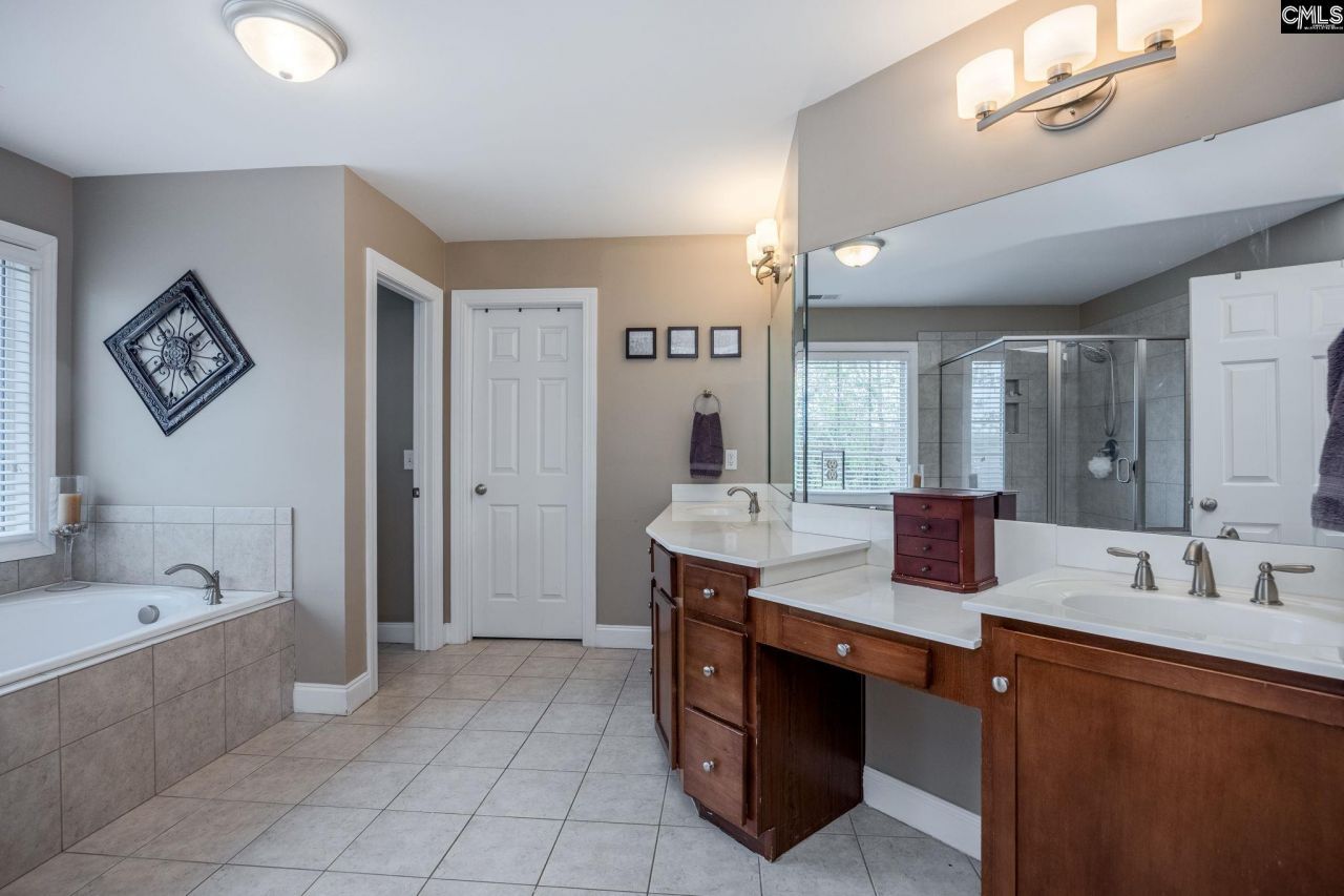 9 N Woodburn Lane Photo 19