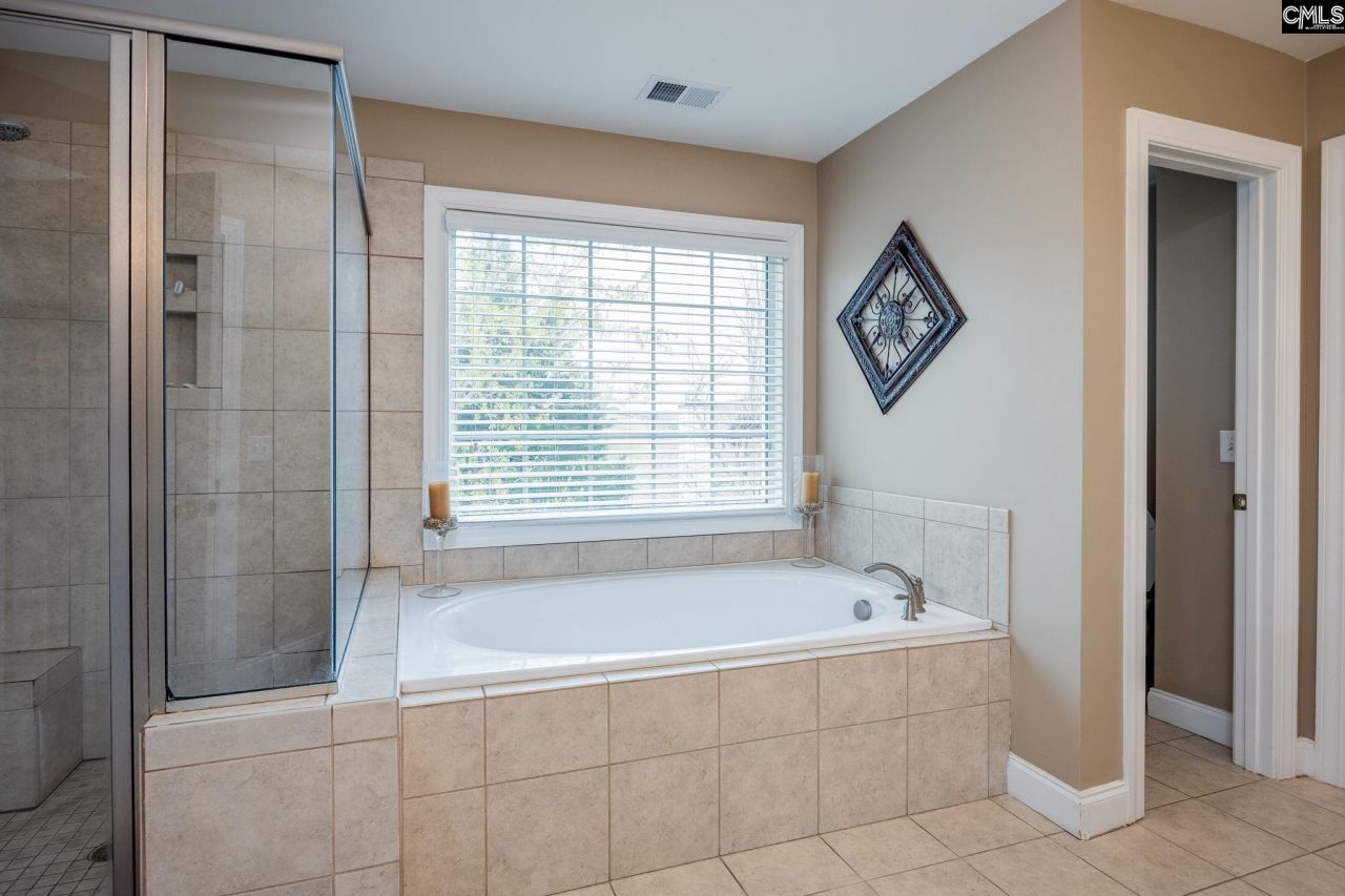 9 N Woodburn Lane Photo 23