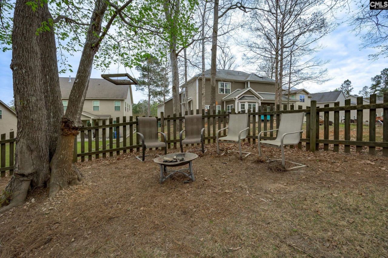 9 N Woodburn Lane Photo 37