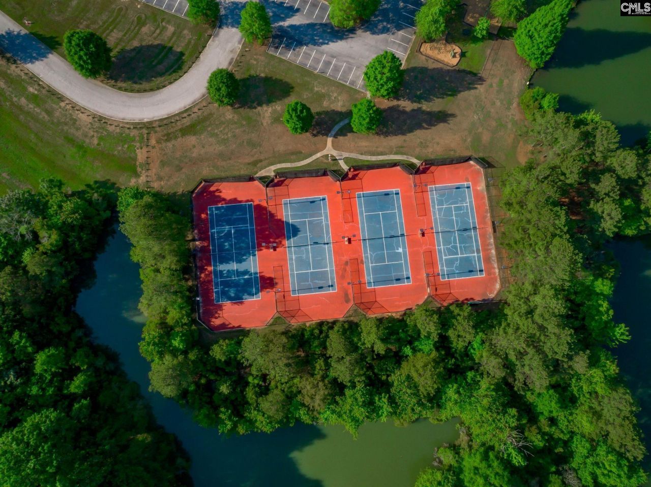 9 N Woodburn Lane Photo 44