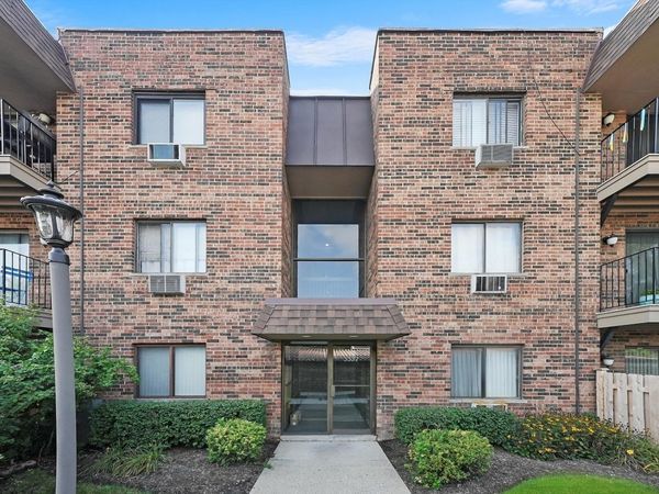 3531 Central Road, Unit 103, Glenview, IL 60025