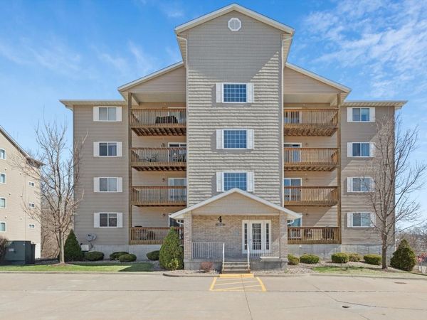 4107 Creek Hill Drive , Unit 07, Bettendorf, IA 52722