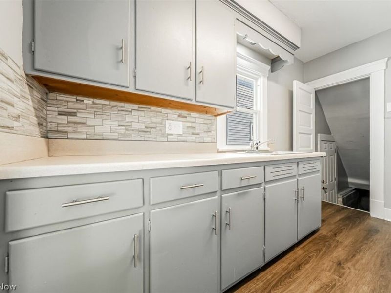 703 E River Street, Elyria, OH 44035 Photo 17