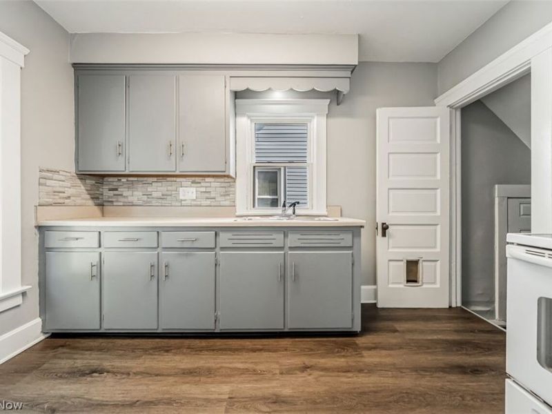 703 E River Street, Elyria, OH 44035 Photo 18