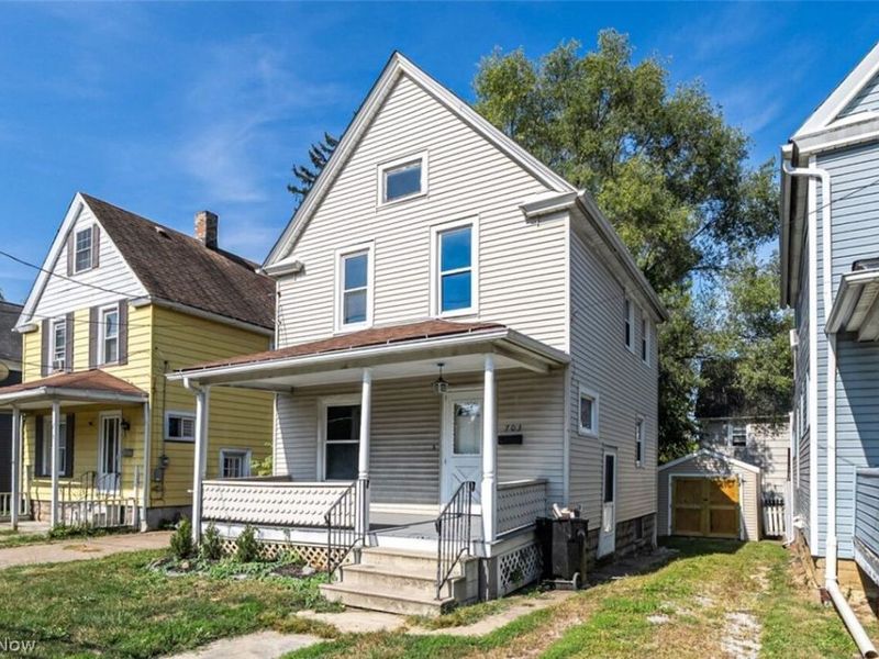 703 E River Street, Elyria, OH 44035 Photo 2