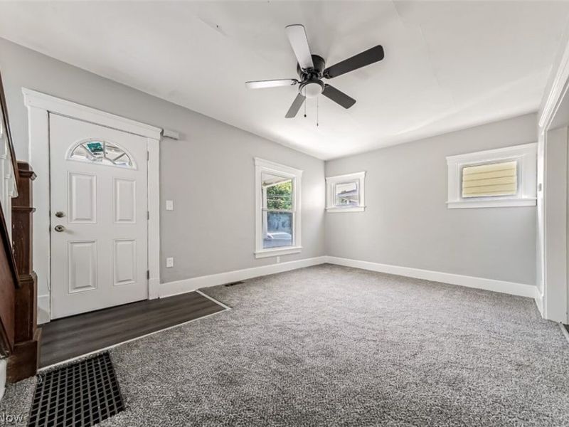 703 E River Street, Elyria, OH 44035 Photo 6