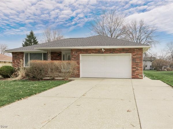 657 Lander Drive, Highland Heights, OH 44143
