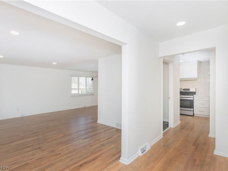 657 Lander Drive, Highland Heights, OH 44143 Photo 11