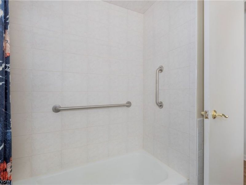 657 Lander Drive, Highland Heights, OH 44143 Photo 9