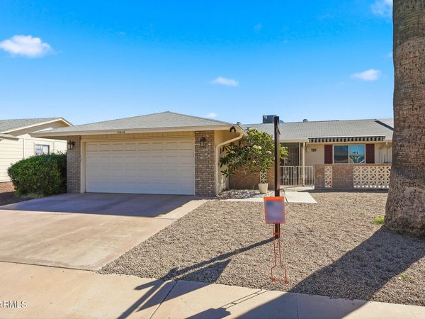 10604 W SARATOGA Circle, Sun City, AZ 85351