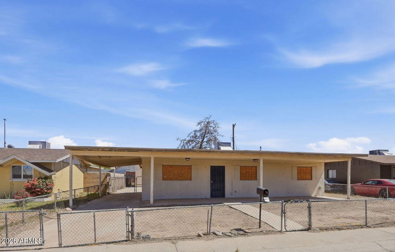 6211 S 21st Street, Phoenix, AZ 85042 Main Photo