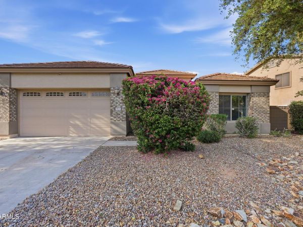 8804 W GLENN Drive, Glendale, AZ 85305