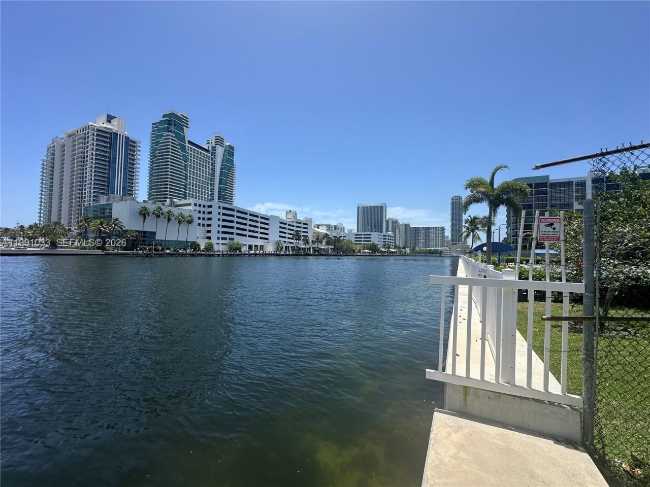 600 Parkview Dr, Unit 717, Hallandale Beach, FL 33009 Photo