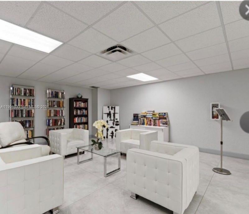 600 Parkview Dr , Unit 717, Hallandale Beach, FL 33009 Photo