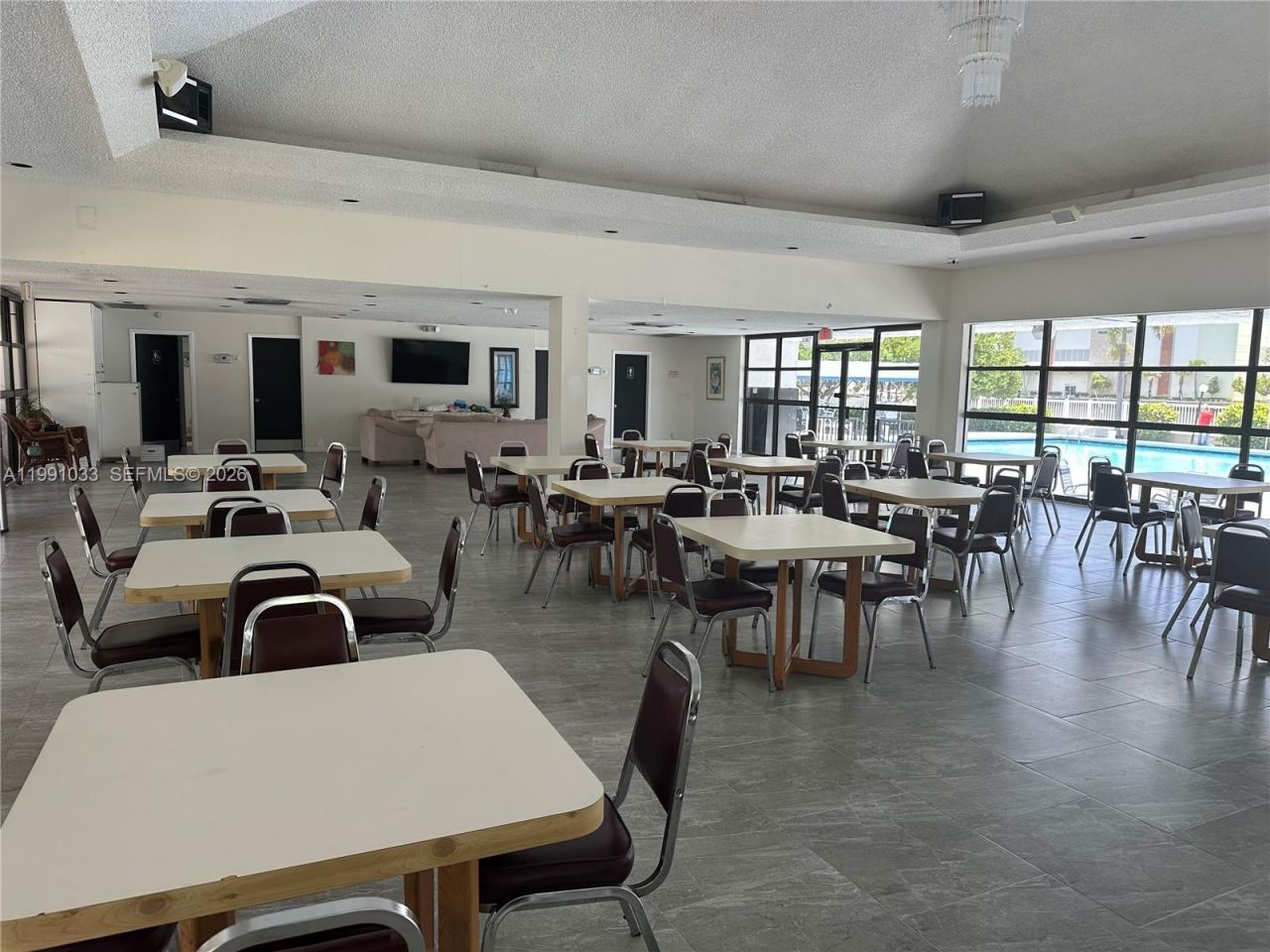 600 Parkview Dr, Unit 717, Hallandale Beach, FL 33009 Photo
