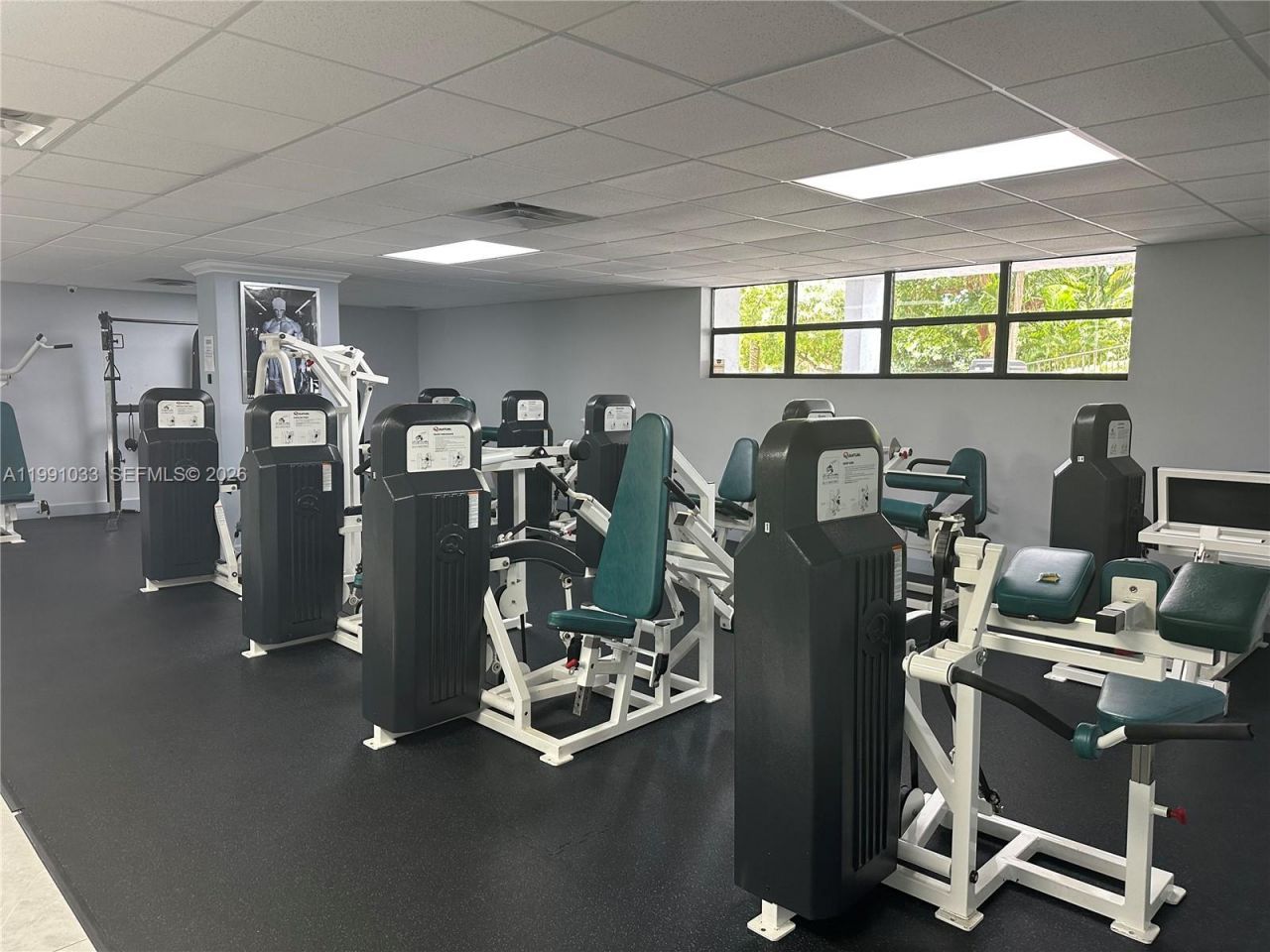 600 Parkview Dr, Unit 717, Hallandale Beach, FL 33009 Photo