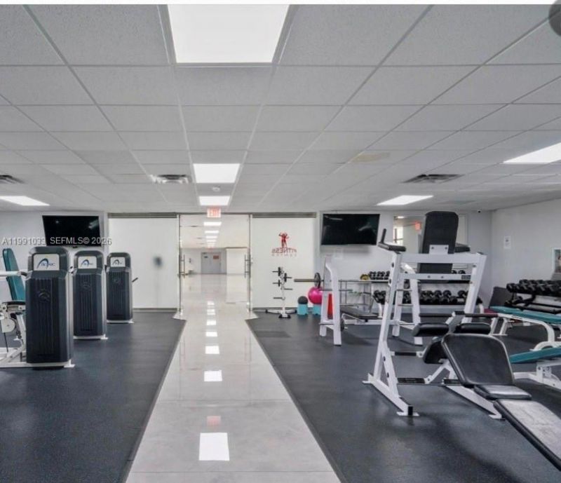 600 Parkview Dr, Unit 717, Hallandale Beach, FL 33009 Photo