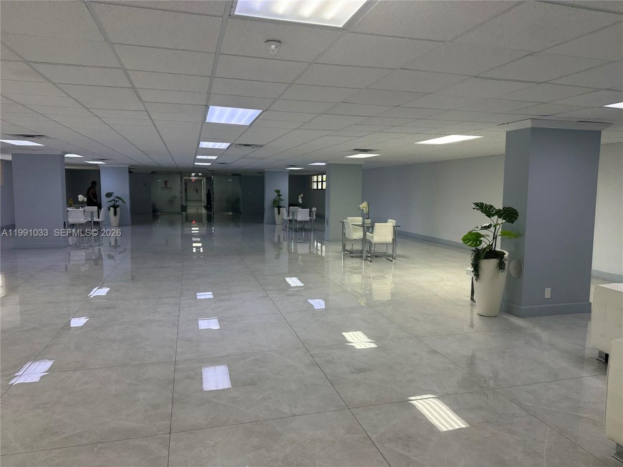 600 Parkview Dr, Unit 717, Hallandale Beach, FL 33009 Photo